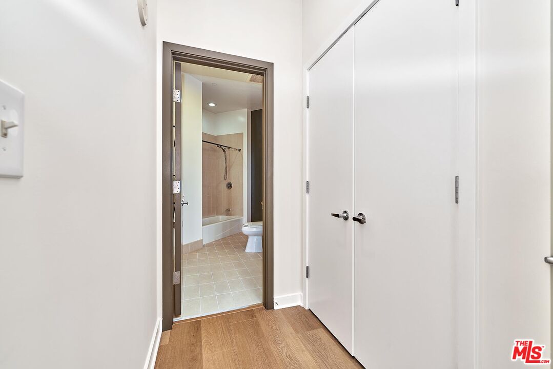 3810 Wilshire Boulevard, Unit 404 Los Angeles, CA 90010 - Photo 23 of 43