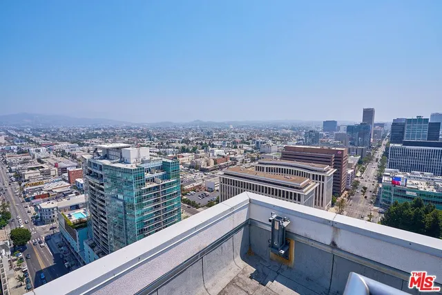 $3,050 | 3810 Wilshire Boulevard, Unit 404, Los Angeles, CA 90010