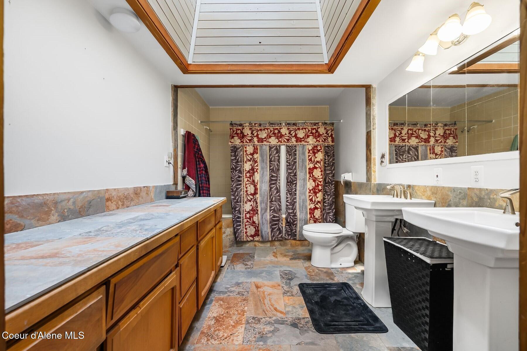 177 Hawkins Spur Road Sagle, ID 83860 - Photo 13 of 70 Master Bathroom