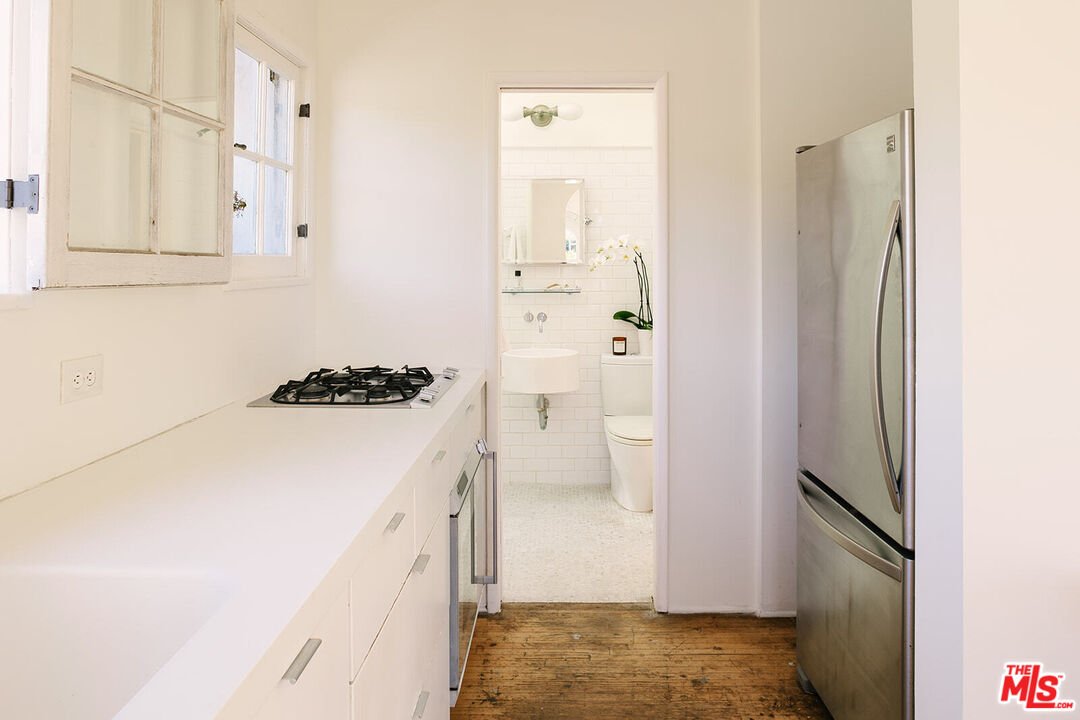 1710 Morton Avenue Los Angeles, CA 90026 - Photo 11 of 31