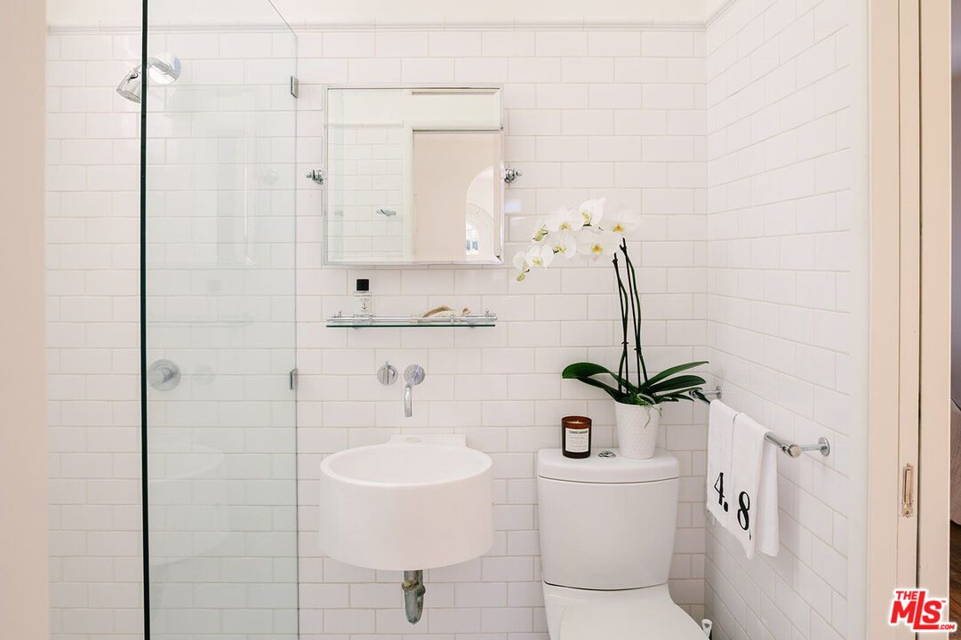 1710 Morton Avenue Los Angeles, CA 90026 - Photo 13 of 31