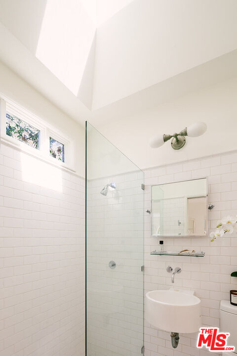 1710 Morton Avenue Los Angeles, CA 90026 - Photo 14 of 31