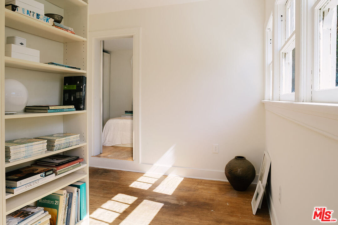 1710 Morton Avenue Los Angeles, CA 90026 - Photo 15 of 31