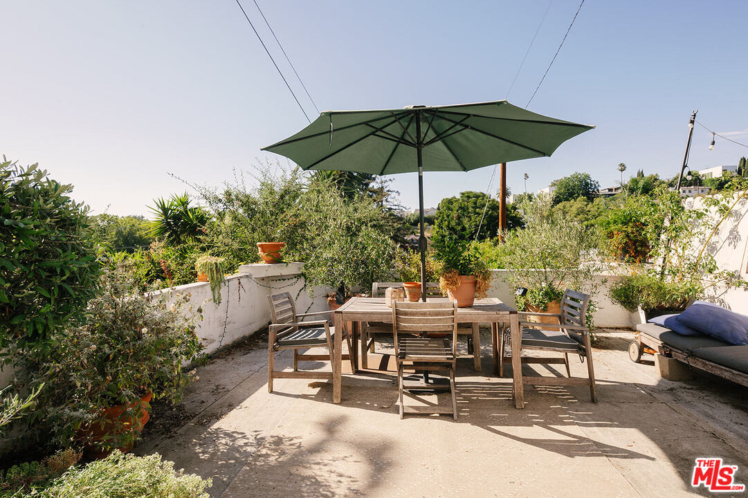 1710 Morton Avenue Los Angeles, CA 90026 - Photo 29 of 31