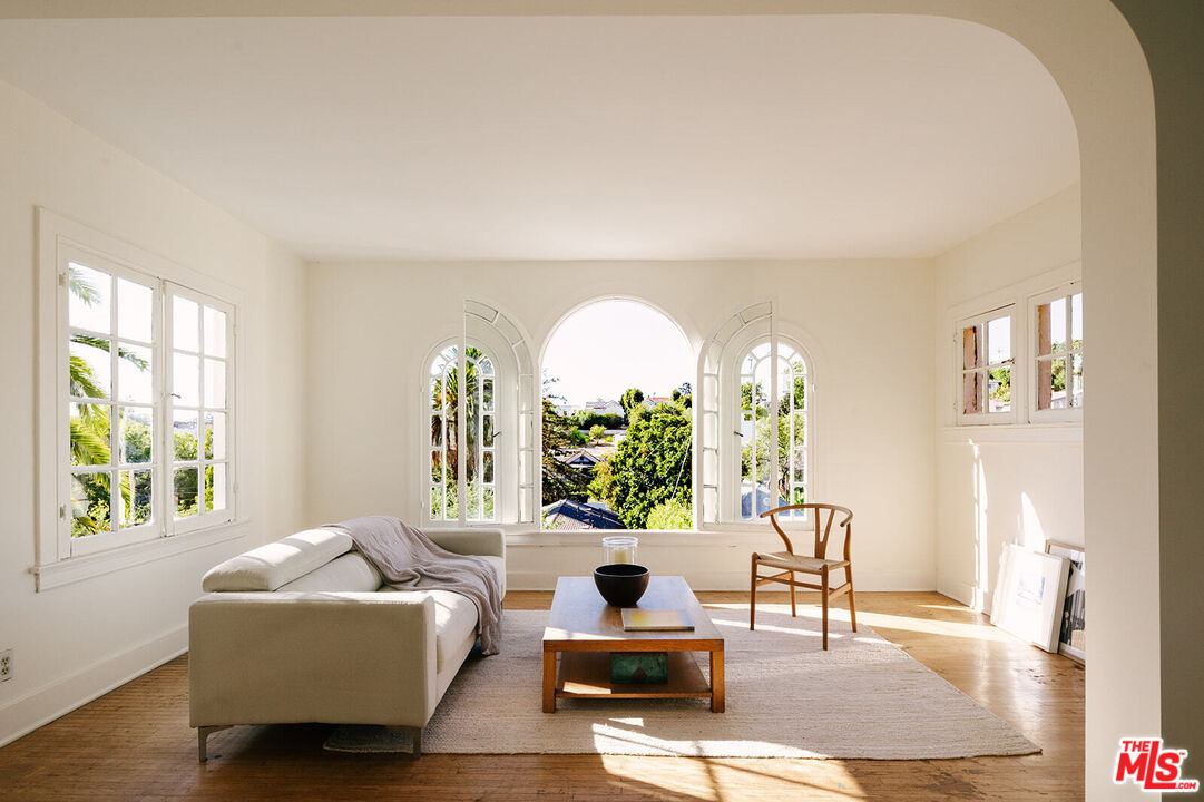 1710 Morton Avenue Los Angeles, CA 90026 - Photo 4 of 31