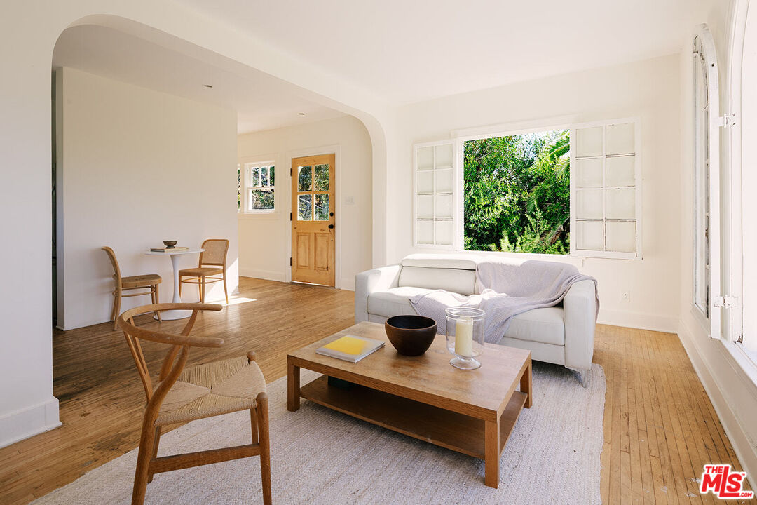 1710 Morton Avenue Los Angeles, CA 90026 - Photo 5 of 31