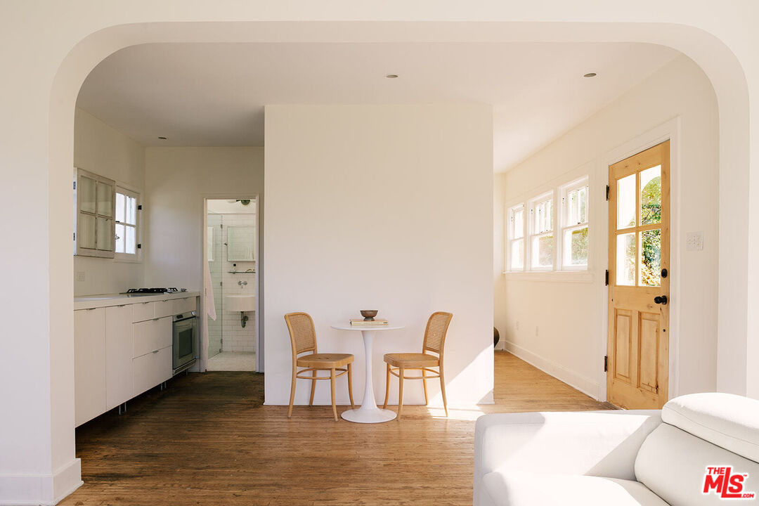 1710 Morton Avenue Los Angeles, CA 90026 - Photo 6 of 31