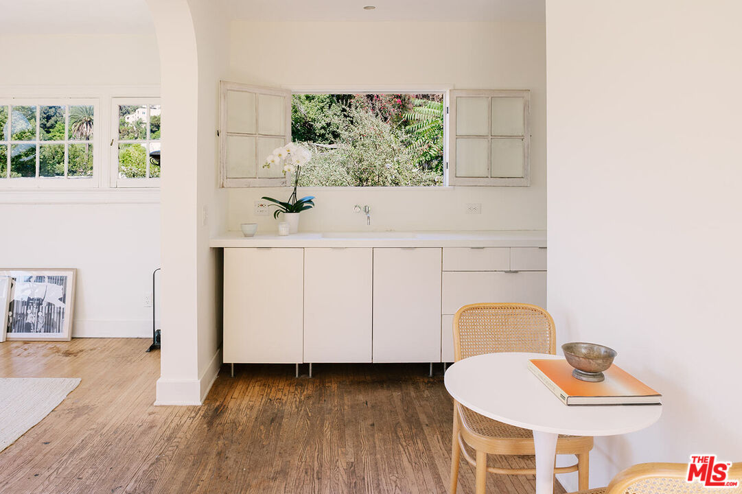 1710 Morton Avenue Los Angeles, CA 90026 - Photo 8 of 31