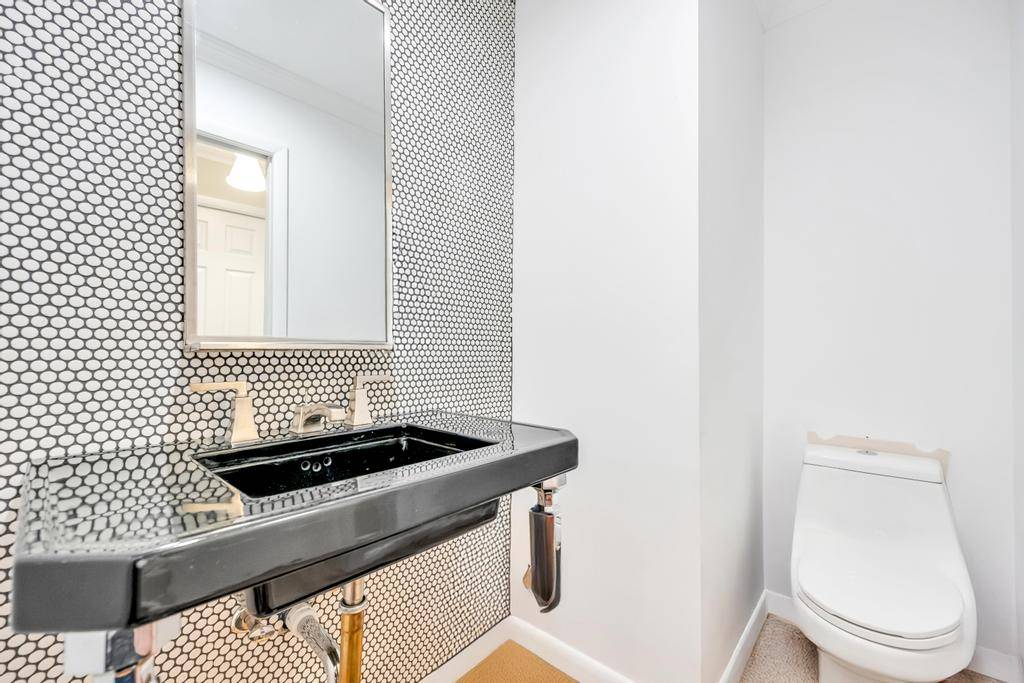 386 Mill Road Westhampton, NY 11977 - Photo 14 of 30