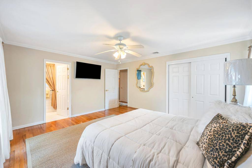 386 Mill Road Westhampton, NY 11977 - Photo 19 of 30