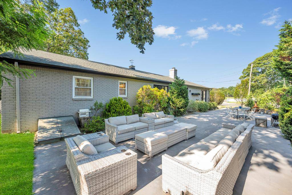 386 Mill Road Westhampton, NY 11977 - Photo 25 of 30