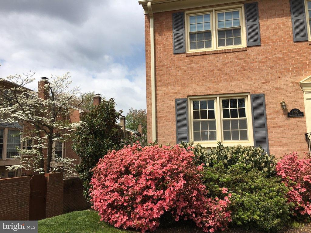 2822 Flagmaker Drive Falls Church, VA 22042 - Photo 2 of 3