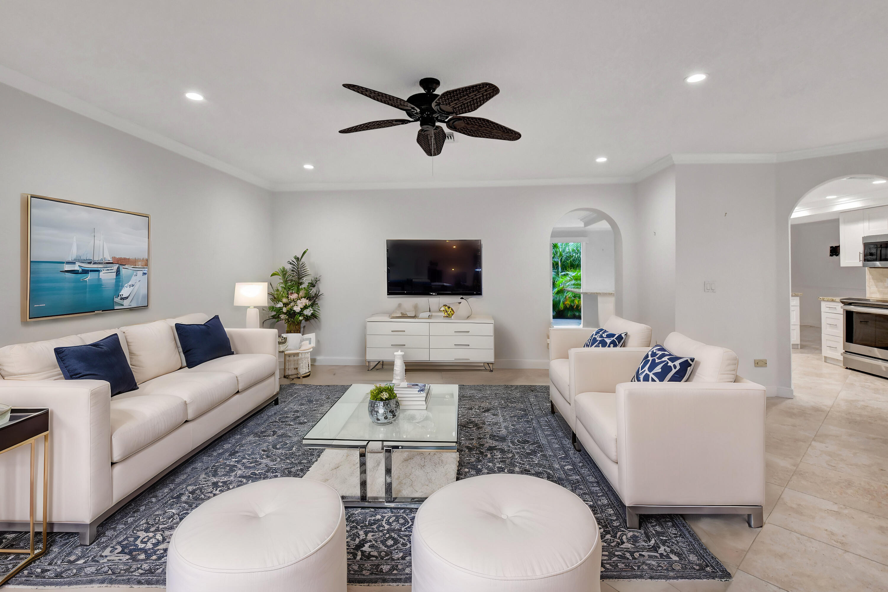 644 S Road Boynton Beach, FL 33435 - Photo 21 of 39 Living room