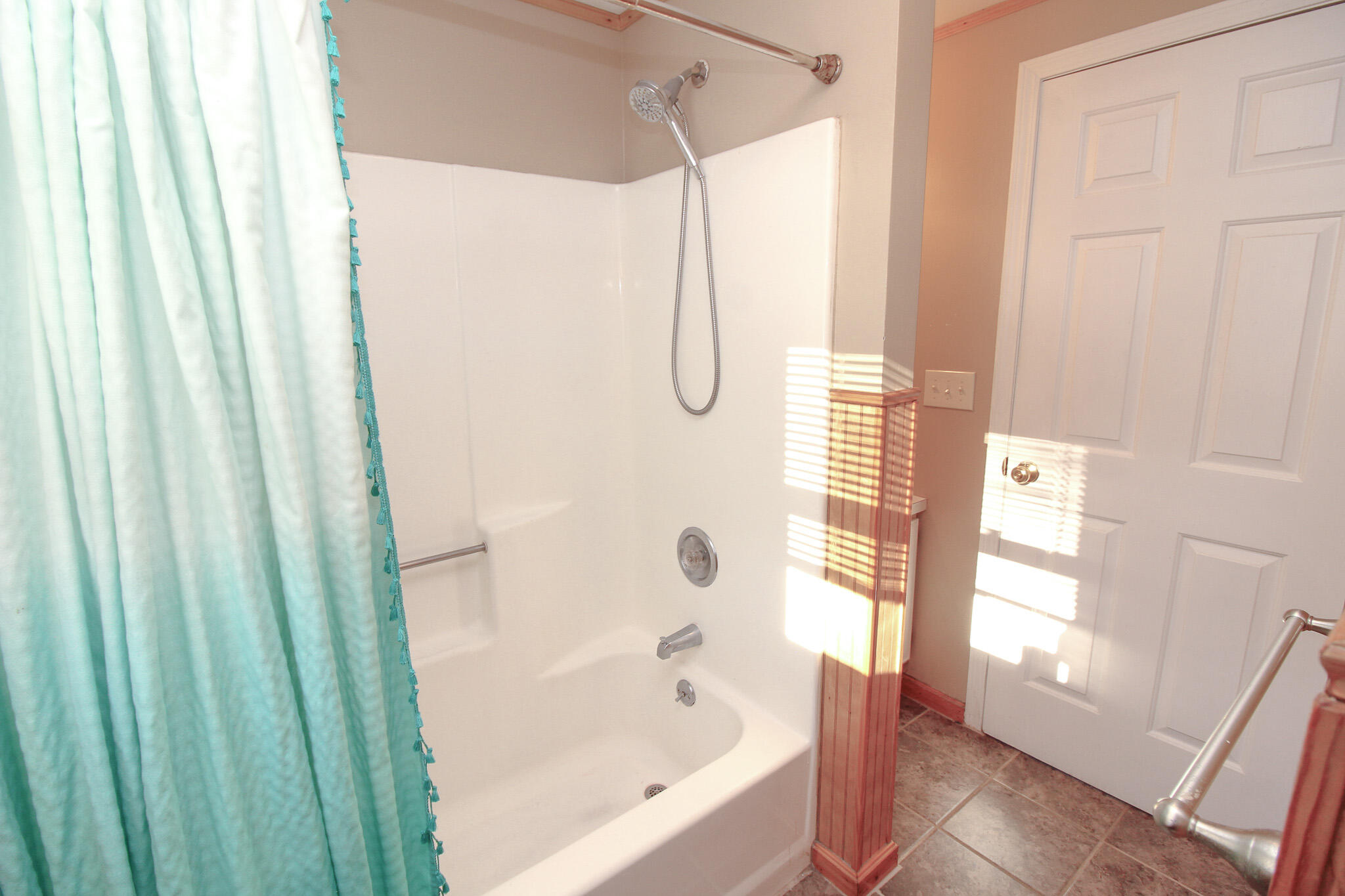 20 Earle Avenue Bangor, ME 04401 - Photo 20 of 38 IMG_0024