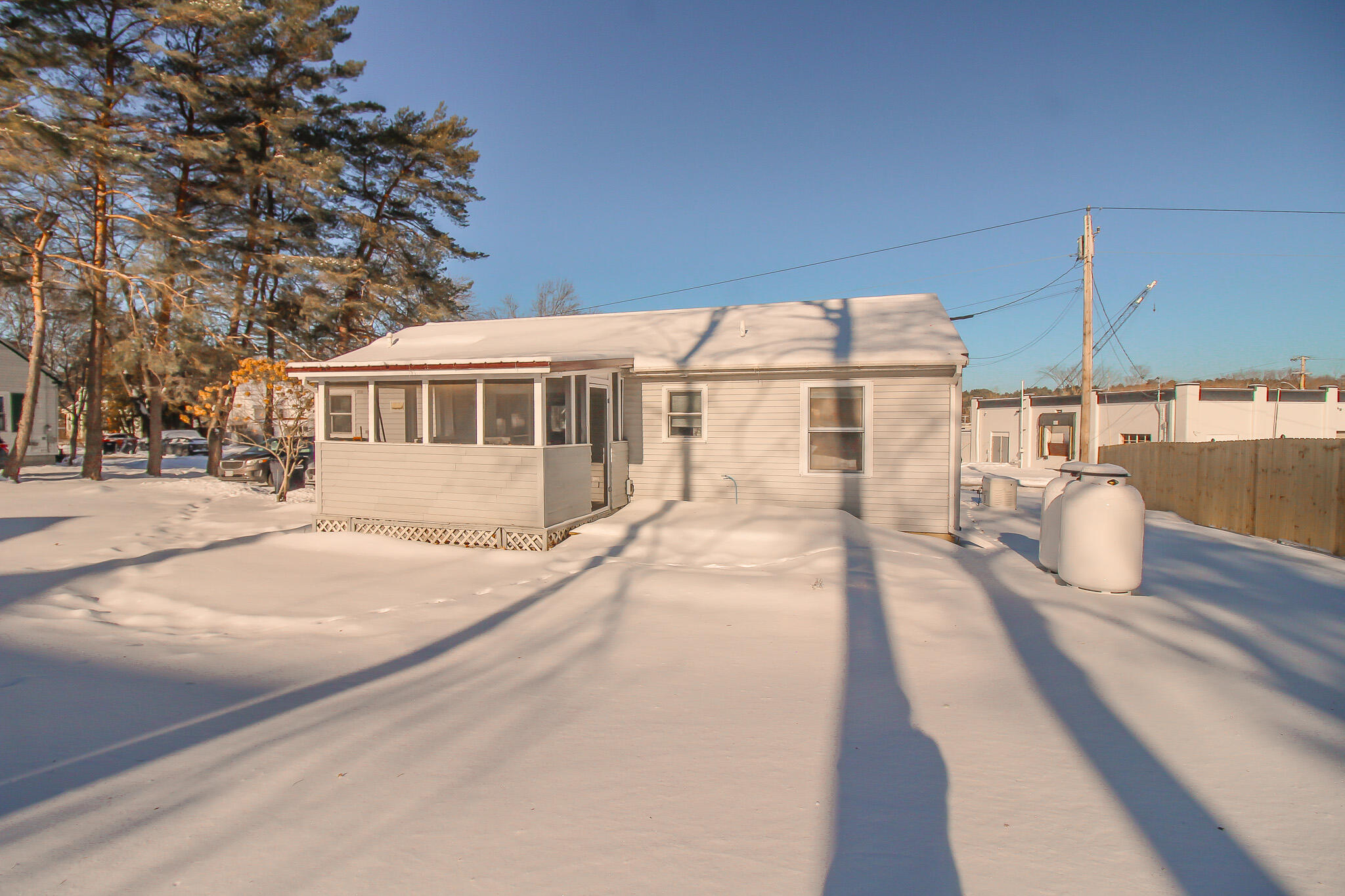 20 Earle Avenue Bangor, ME 04401 - Photo 4 of 38 IMG_0092