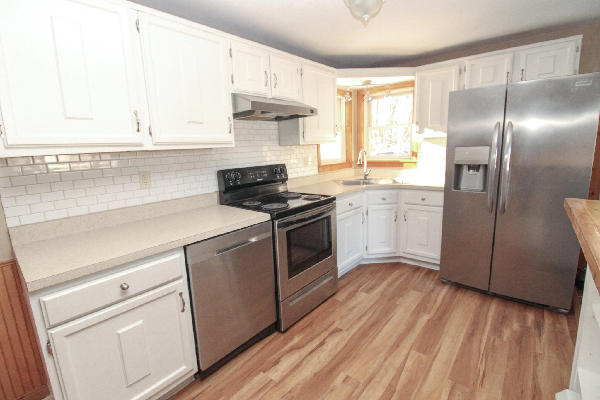 20 Earle Avenue Bangor, ME 04401 - Photo 8 of 38 IMG_0037