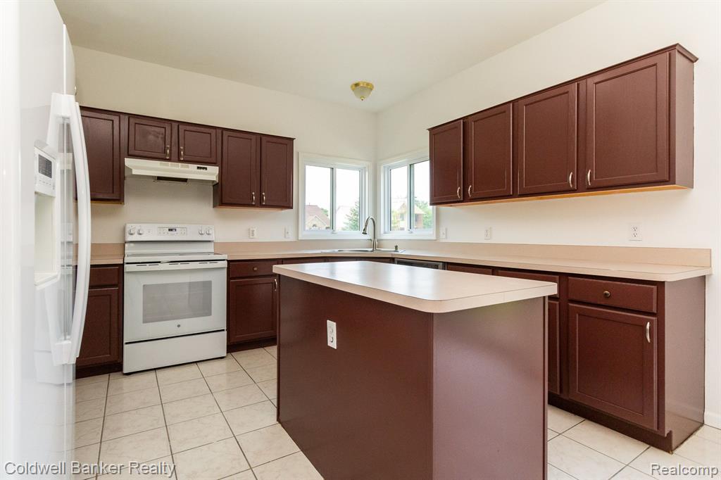 3870 Beechcrest Road Rochester Hills, MI 48309 - Photo 13 of 47