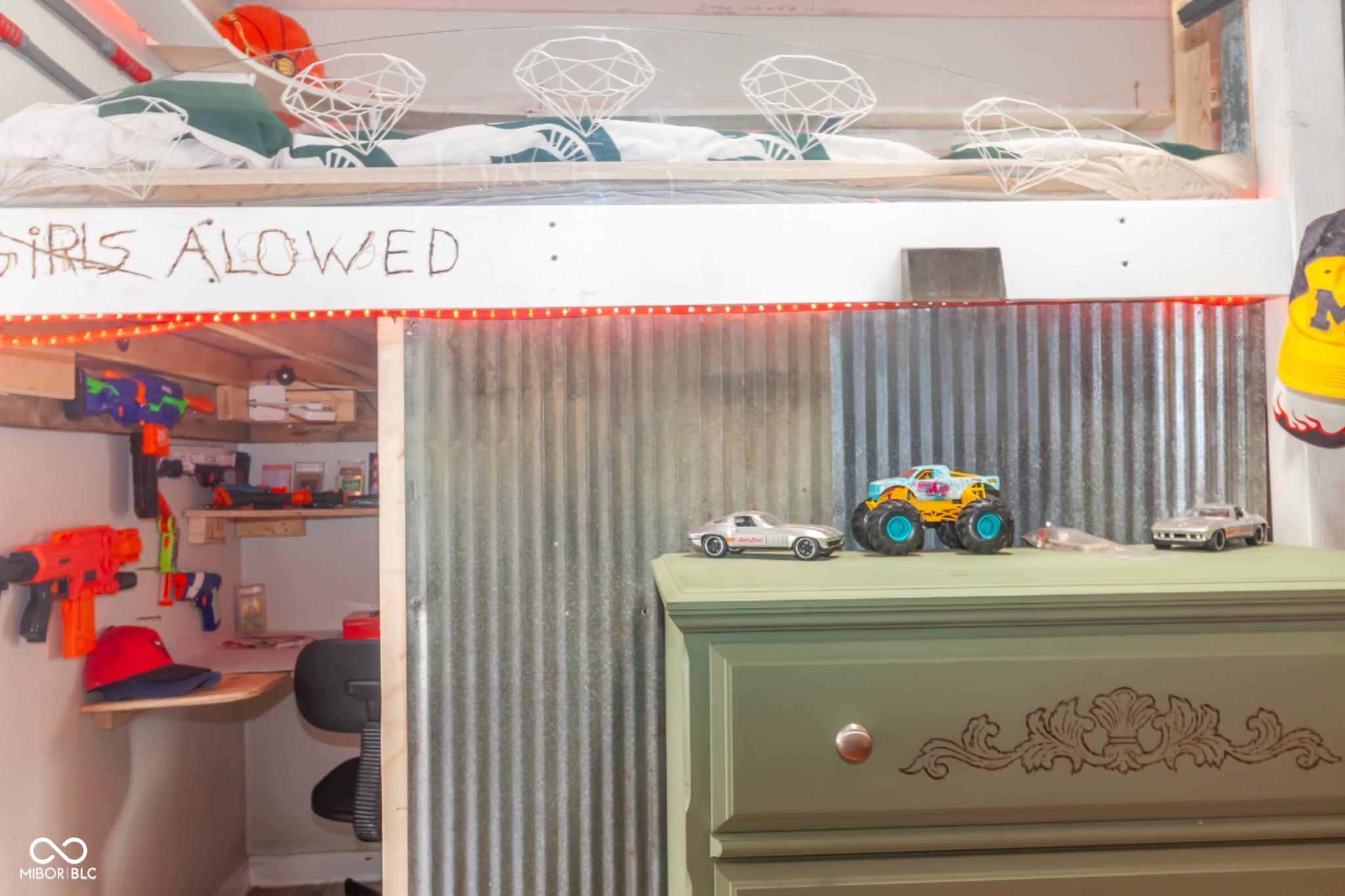 321 East 34th Street Anderson, IN 46013 - Photo 11 of 16