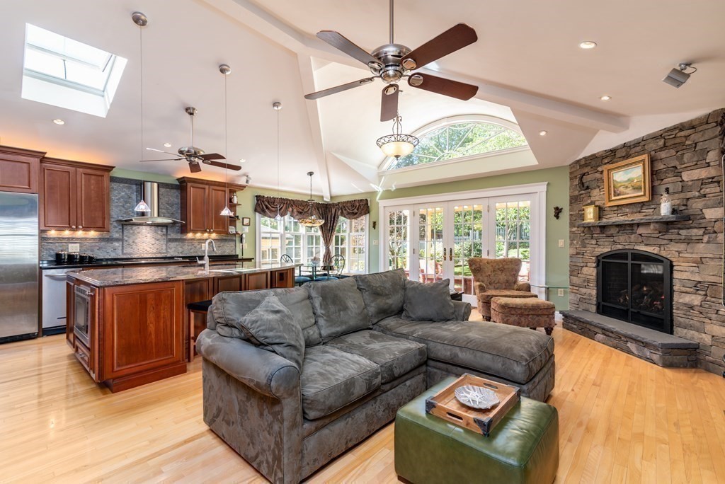 89 Reservoir Road Quincy, MA 02170 - Photo 19 of 41 Gallery Image 19