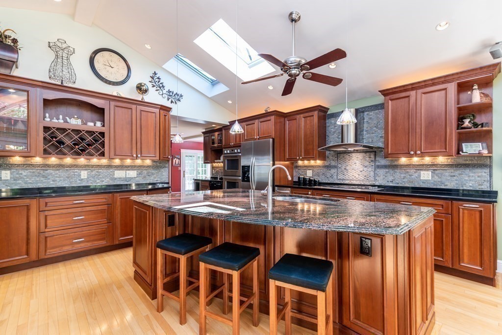 89 Reservoir Road Quincy, MA 02170 - Photo 22 of 41 Gallery Image 22