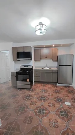 $1,290 | 1255 North Harding Avenue, Unit G, Chicago, IL 60651