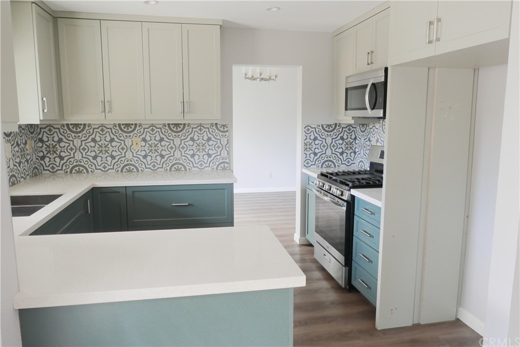 6731 Dove Lane Riverside, CA 92506 - Photo 4 of 15