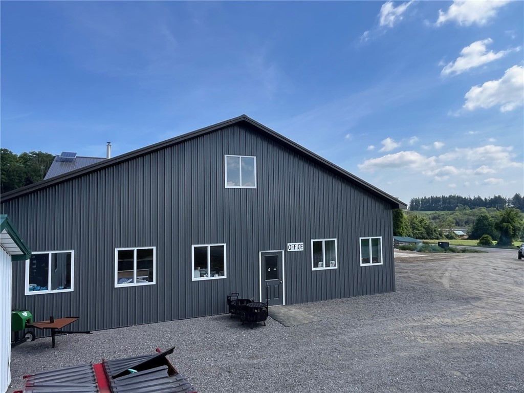7690 Banks Road Pike, NY 14066 - Photo 11 of 49