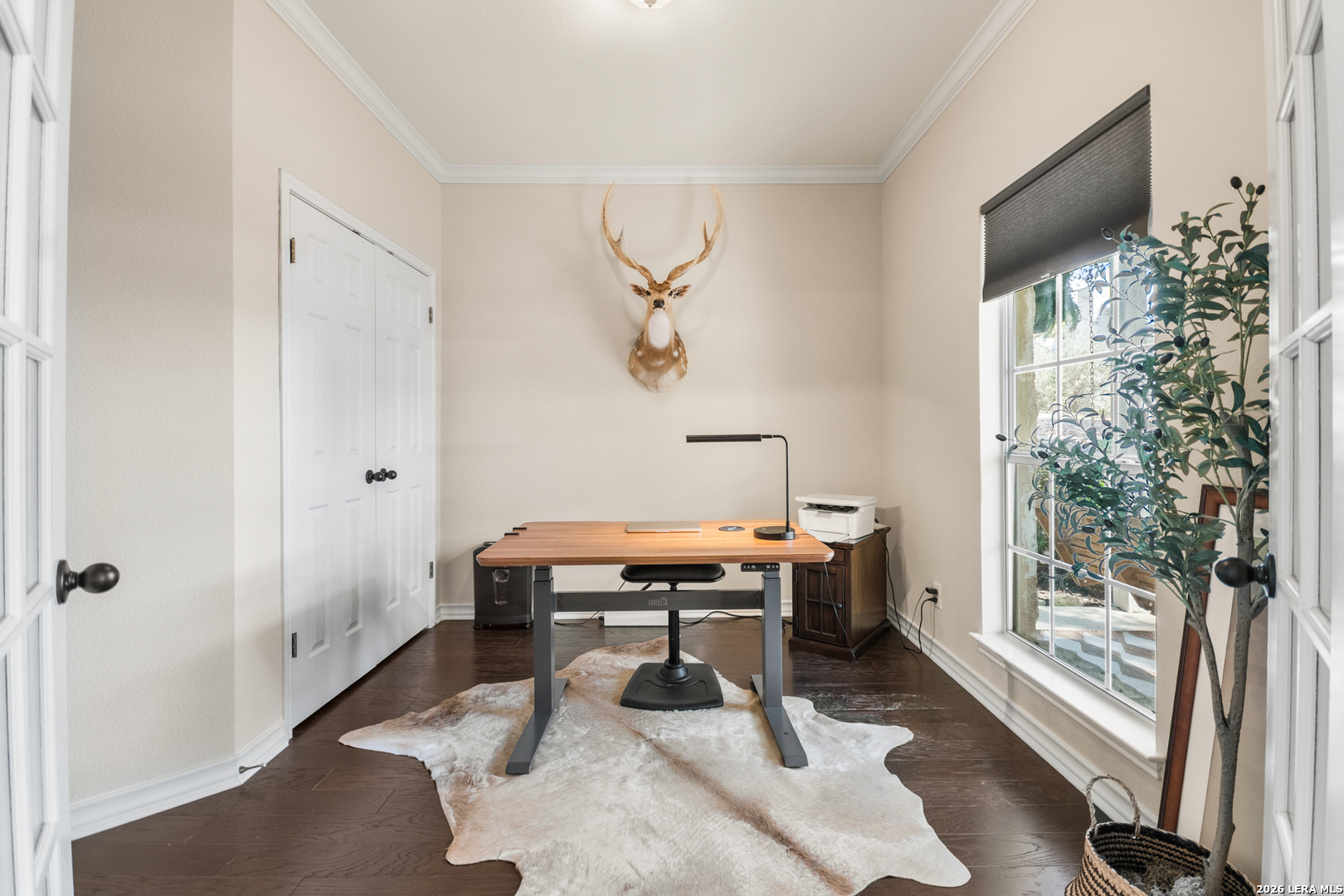 108 Jackrabbit Circle Boerne, TX 78006 - Photo 17 of 50 a room with a table and a window