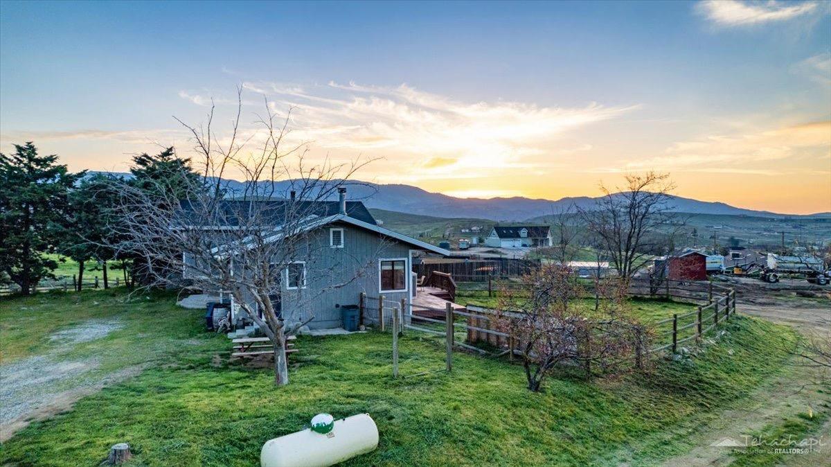 23932 Willow Canyon Road Tehachapi, CA 93561 - Photo 8 of 56 Gallery Image 8