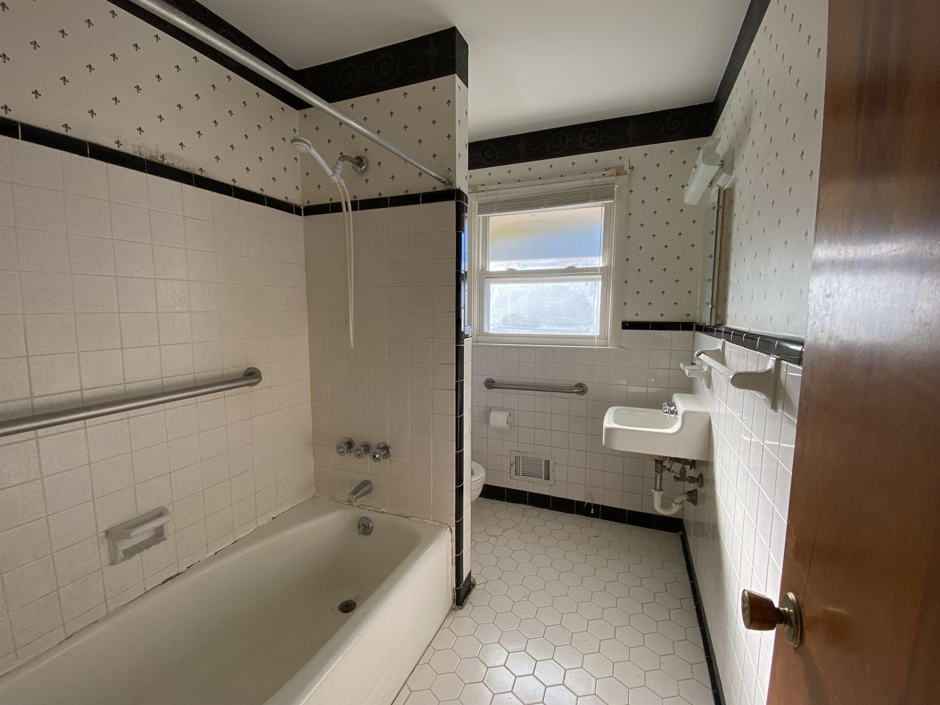 4019 St James Church Road Raleigh, NC 27604 - Photo 15 of 20 Photo 15