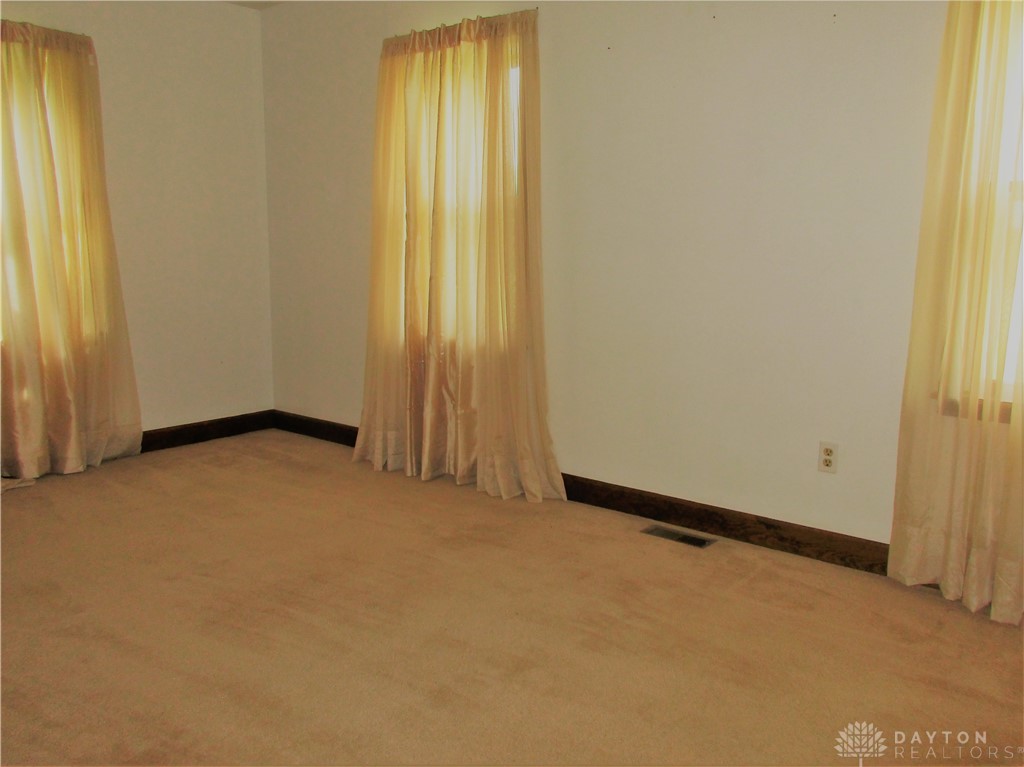 9132 Barnes Road Clayton, OH 45315 - Photo 27 of 48 Bedroom