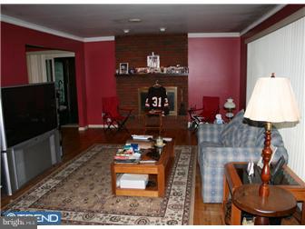 160 Upper Ferry Road Ewing, NJ 08618 - Photo 4 of 10 Living Room