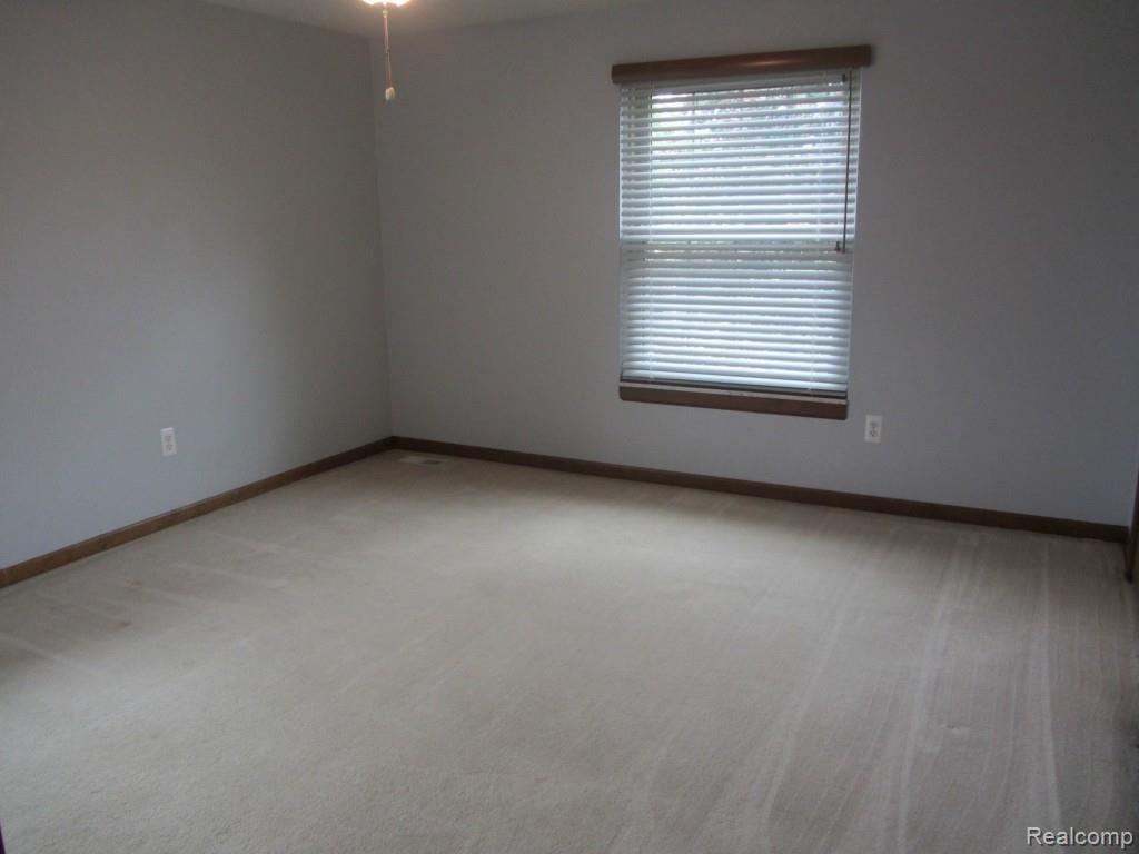 2257 Norton Road Rochester Hills, MI 48307 - Photo 13 of 27
