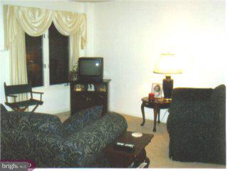 302 Fox Run, Unit 73 Exton, PA 19341 - Photo 3 of 6