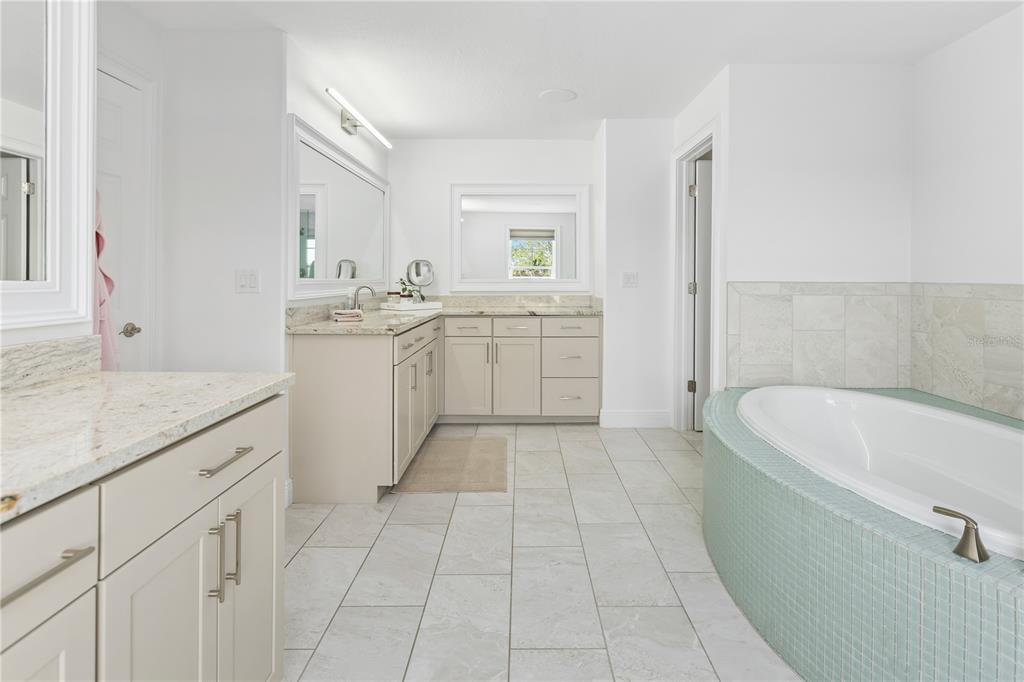 8008 Midnight Pass Road Sarasota, FL 34242 - Photo 26 of 61