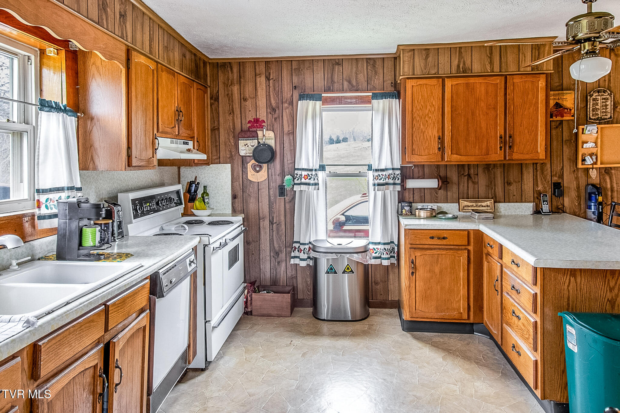 2911 Kingdom Road Duffield, VA 24244 - Photo 20 of 39 IMG_0826-HDR_IMG_0832-HDR_Hdr