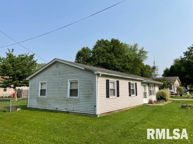 207 Engel Street Greenview, IL 62642 - Photo 3 of 5