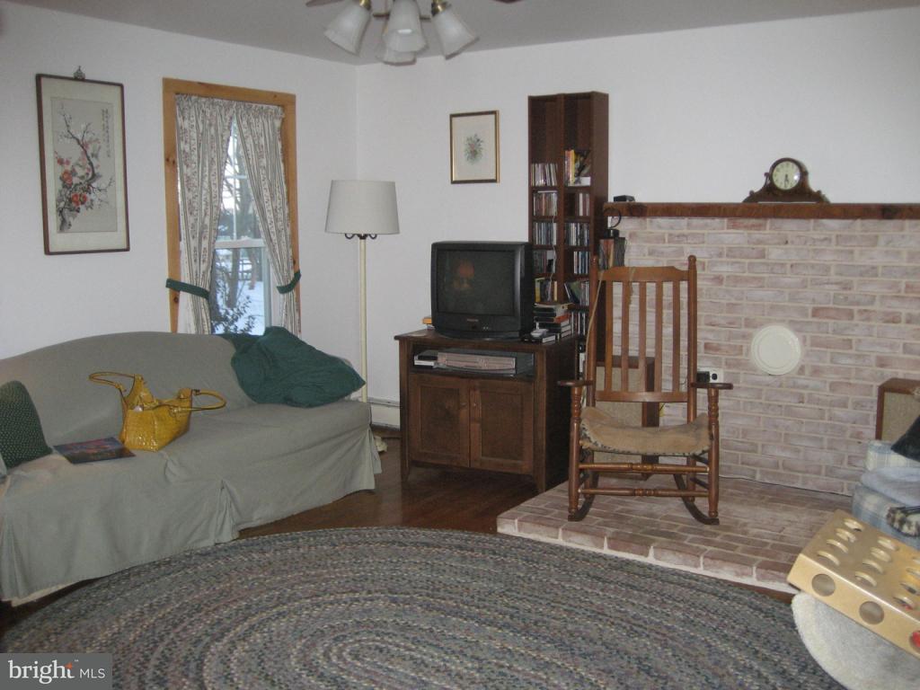 24 White Rock Road Kirkwood, PA 17536 - Photo 3 of 10
