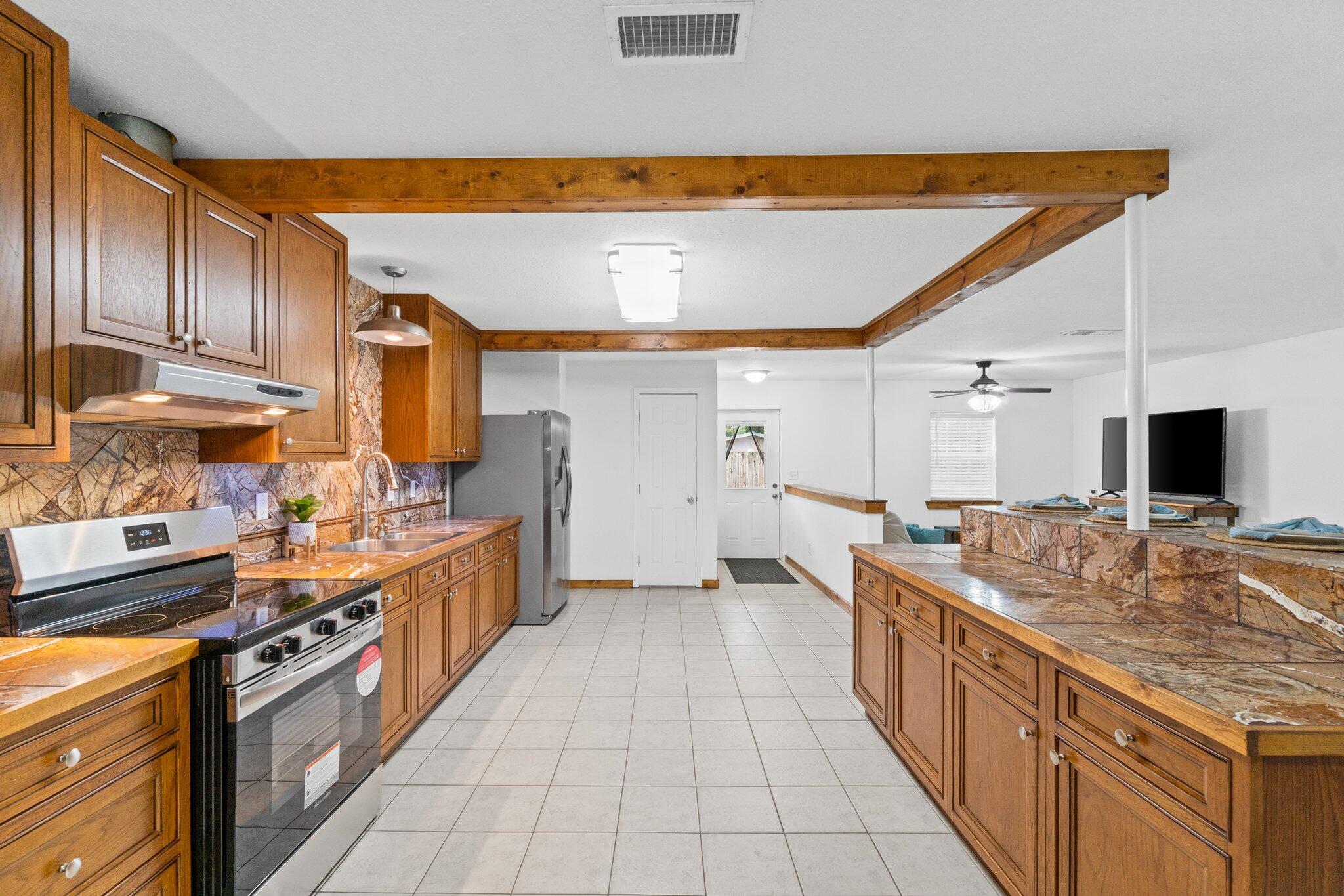 606 3rd Street Carrabelle, FL 32322 - Photo 5 of 45 11-web-or-mls-FDP04111