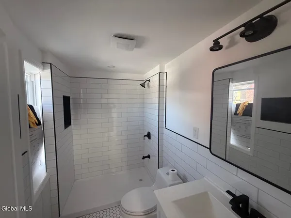 $649,000 | 9 Broadway, Schenectady, NY 12305