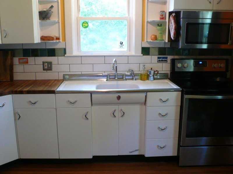 1006 May Street Bangor, ME 04401 - Photo 8 of 21 Kitchen.