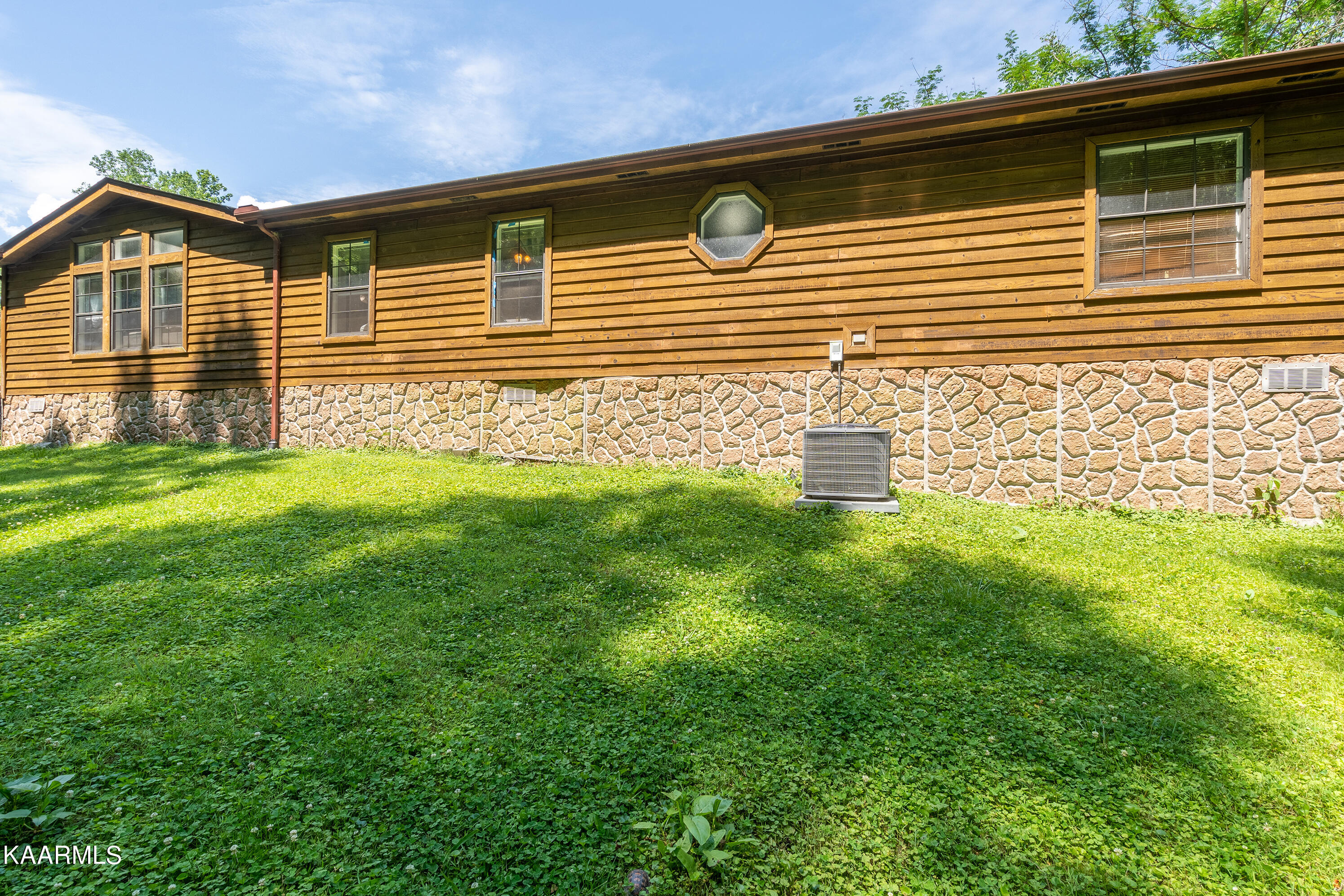 232 Shady Road Oliver Springs, TN 37840 - Photo 17 of 19 A7303662-HDR