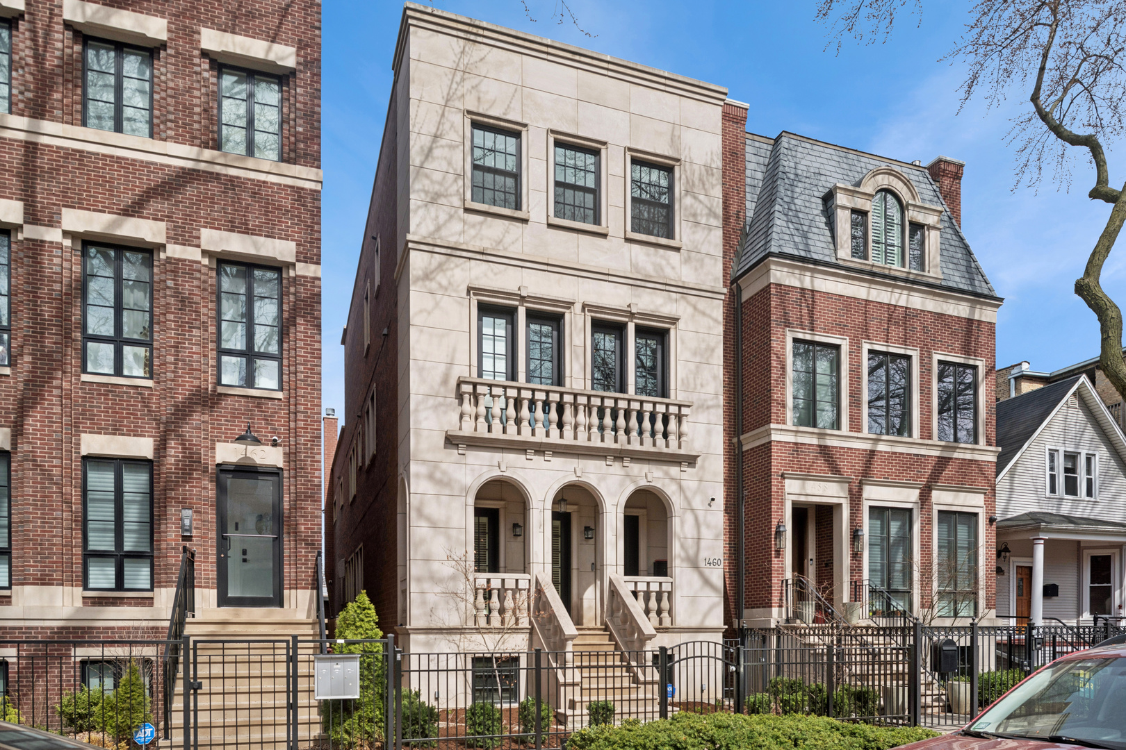 1460 West Byron Street Chicago, IL 60613 - Photo 1 of 33 a front view of a residential apartment building