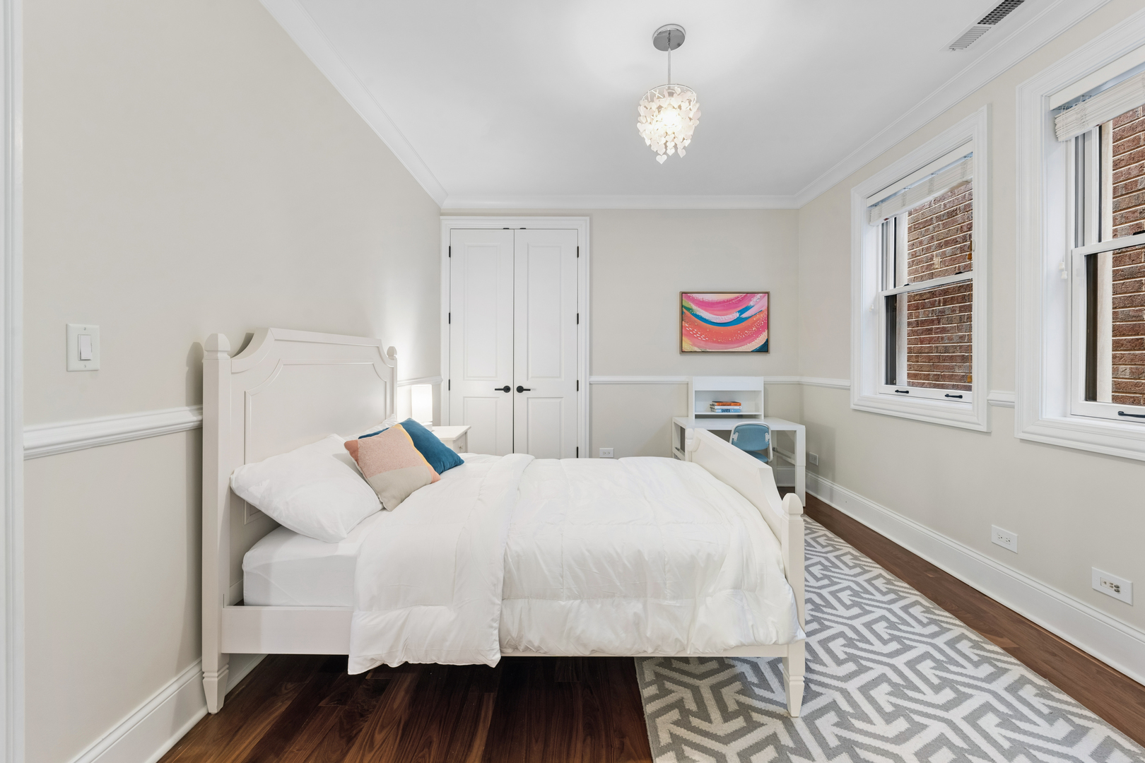 1460 West Byron Street Chicago, IL 60613 - Photo 19 of 33 a bedroom with bed and window