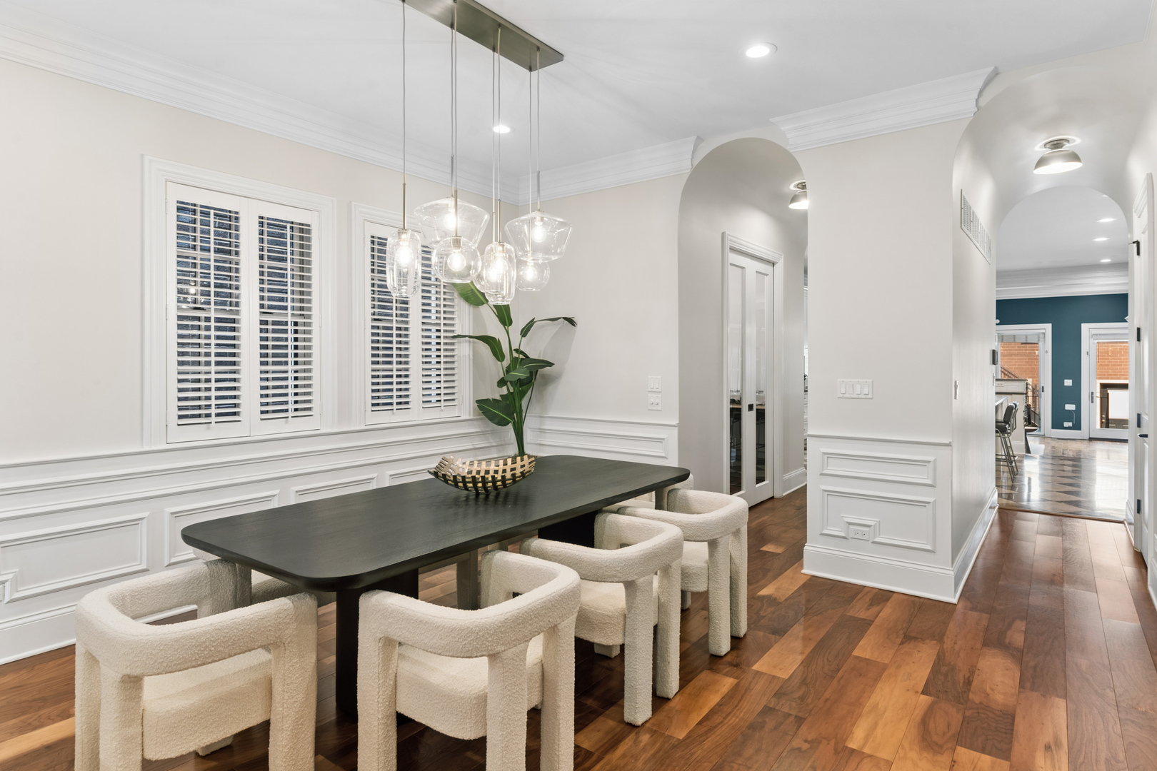 1460 West Byron Street Chicago, IL 60613 - Photo 5 of 33 a dining room with furniture and wooden floor