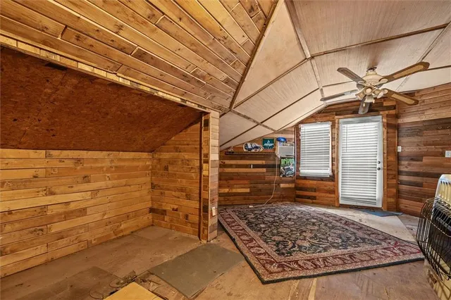 a view of walk in closet