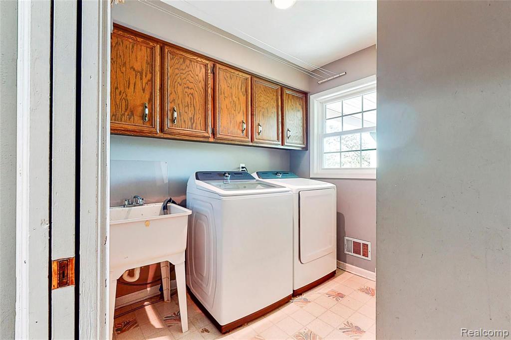2314 Ulster Road Rochester Hills, MI 48309 - Photo 16 of 54