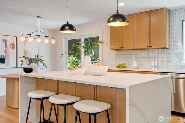 $1,091,500 | 20126 81st Avenue West, Edmonds, WA 98026