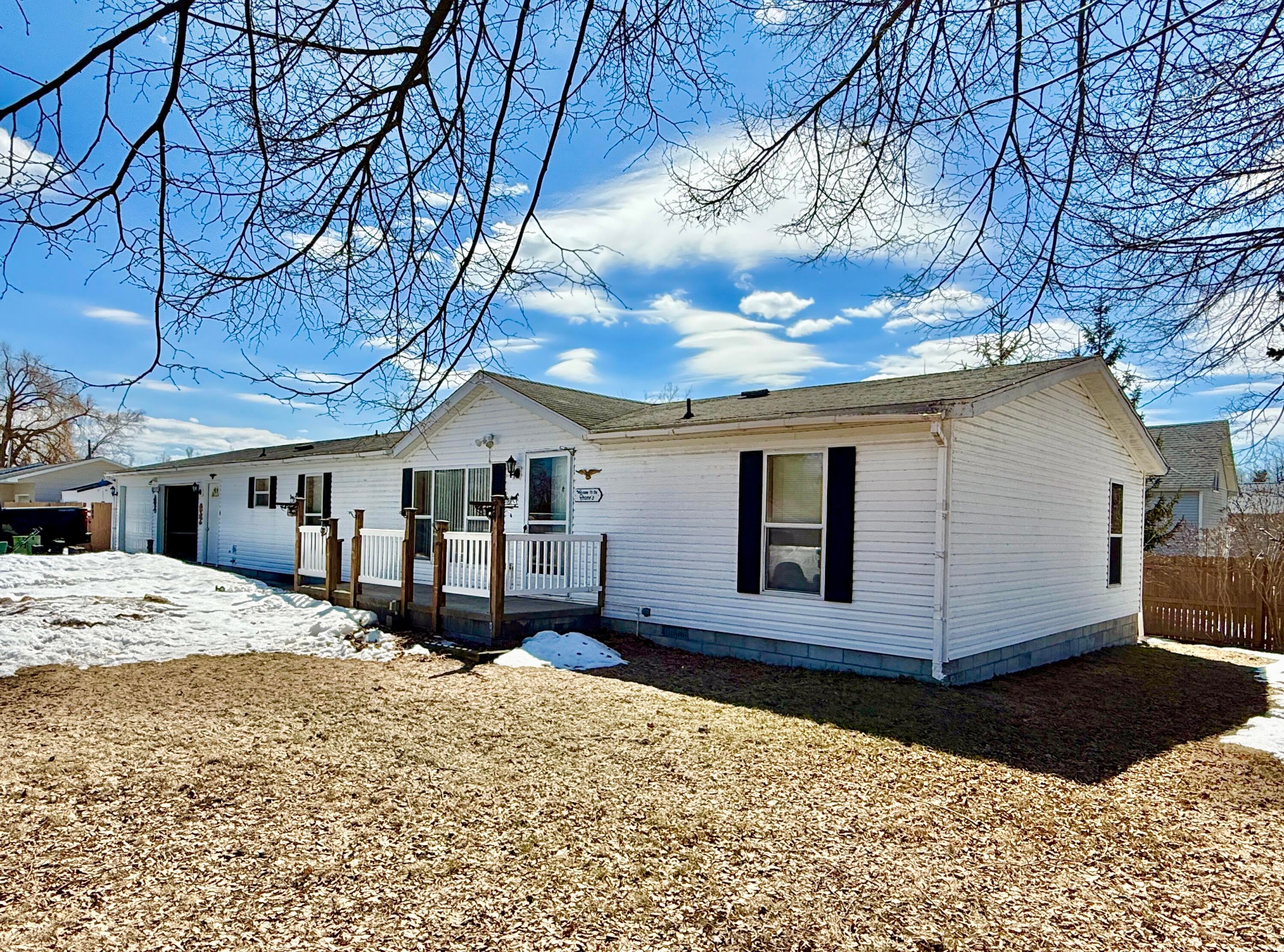 305 Cedar Street Cheboygan, MI 49721 - Photo 23 of 46 Close up