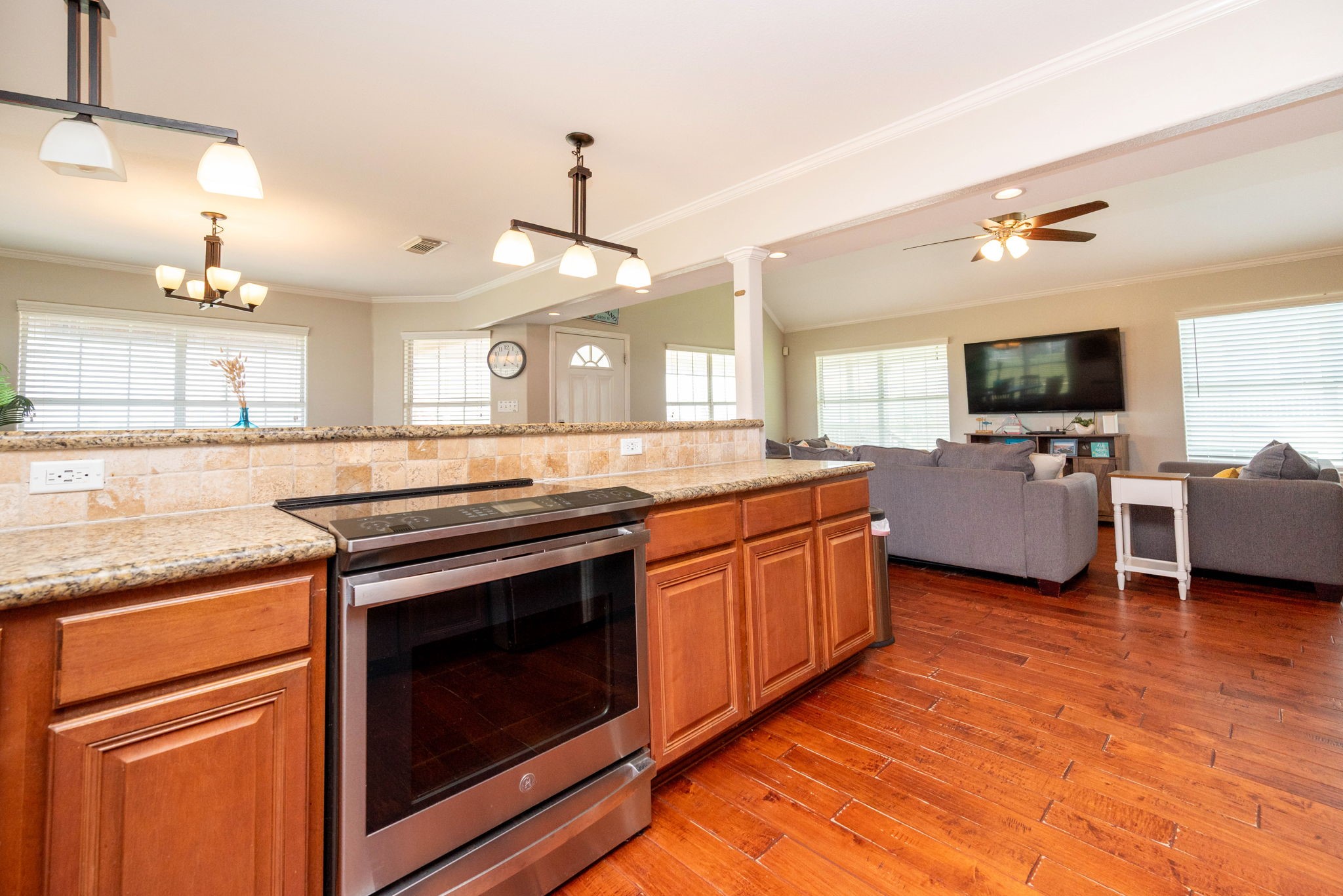 18115 Shaman Road Galveston, TX 77554 - Photo 8 of 40